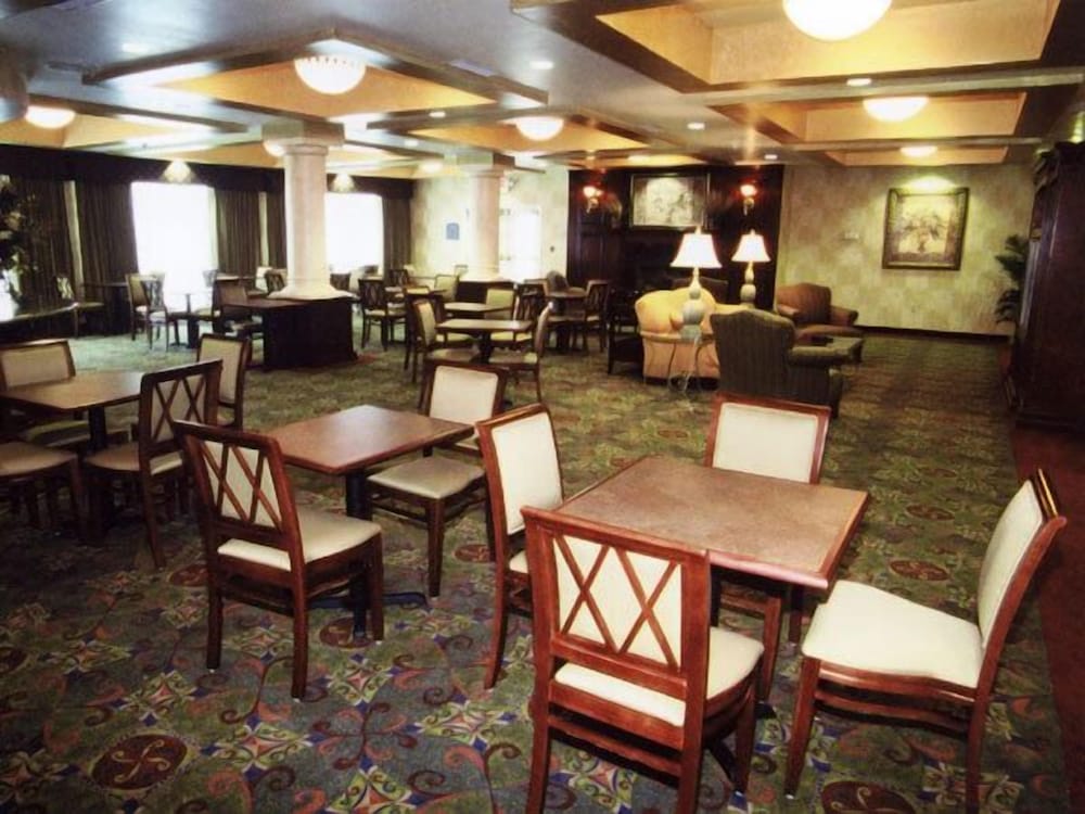 Holiday Inn Express Hotel & Suites El Centro by IHG - photo 51
