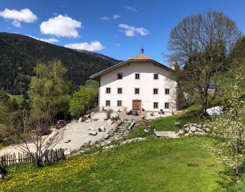 Mittersteinerhof — 4-Star Luxury Hotel in Villabassa, Italy