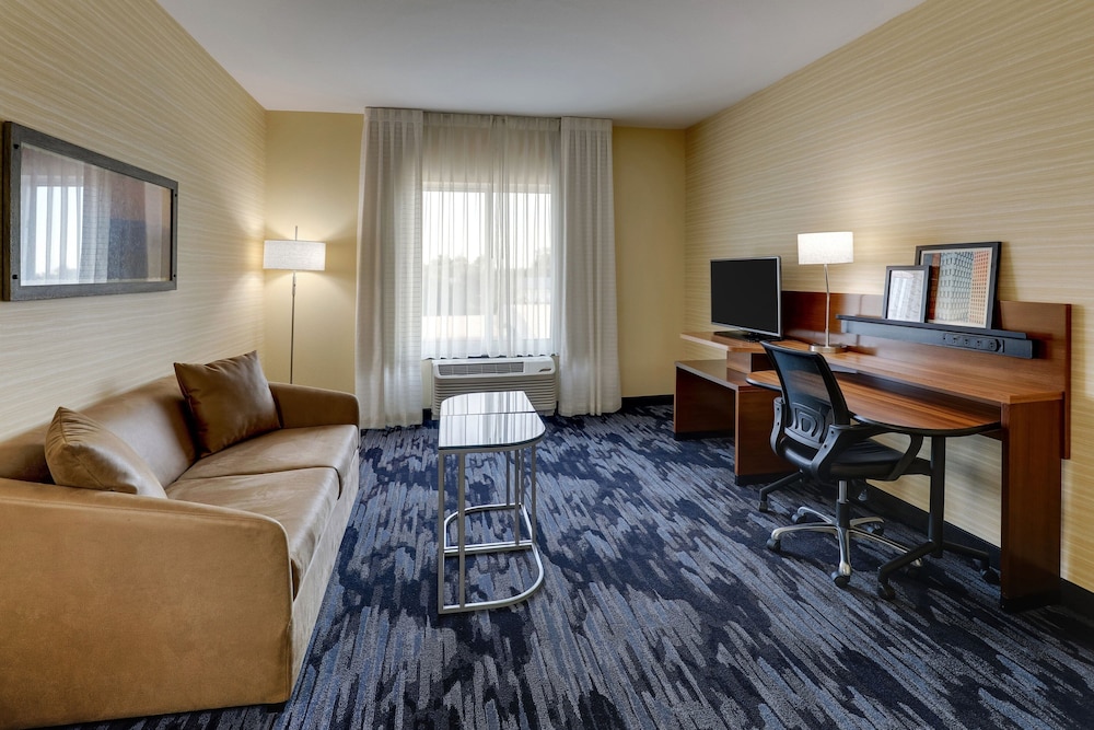 Fairfield Inn & Suites Hutchinson - photo 6