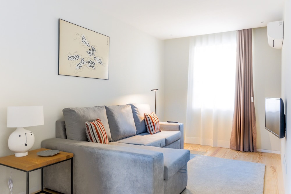 Cord02 Blue House Apartment 2 Parking — 4-Star Luxury Hotel in Porto, Portugal