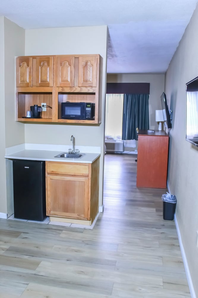 Days Inn By Wyndham Cedartown GA - photo 10