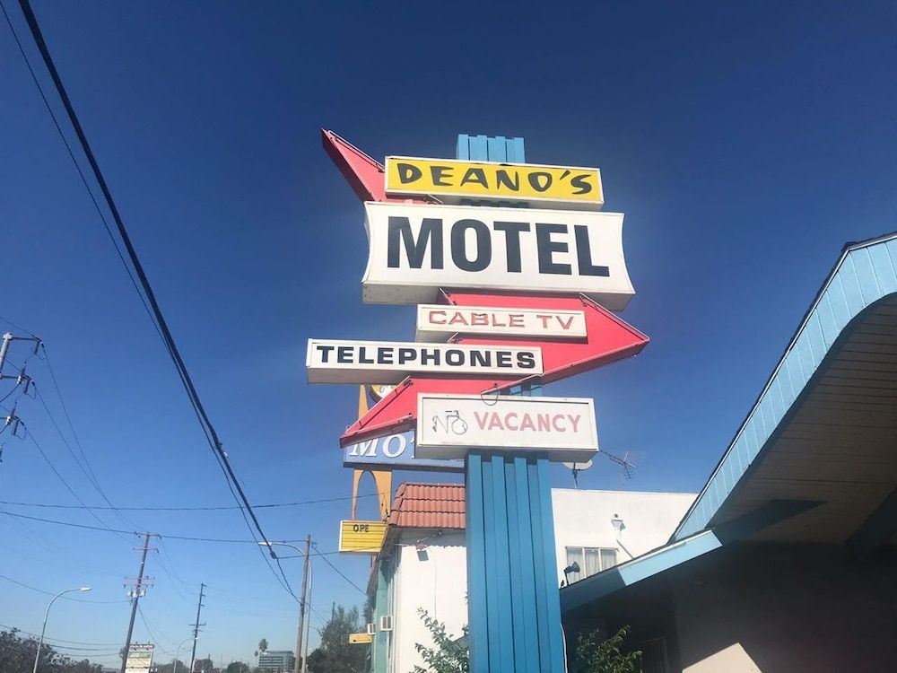 Deano’s Motel Culver City in Culver, United States