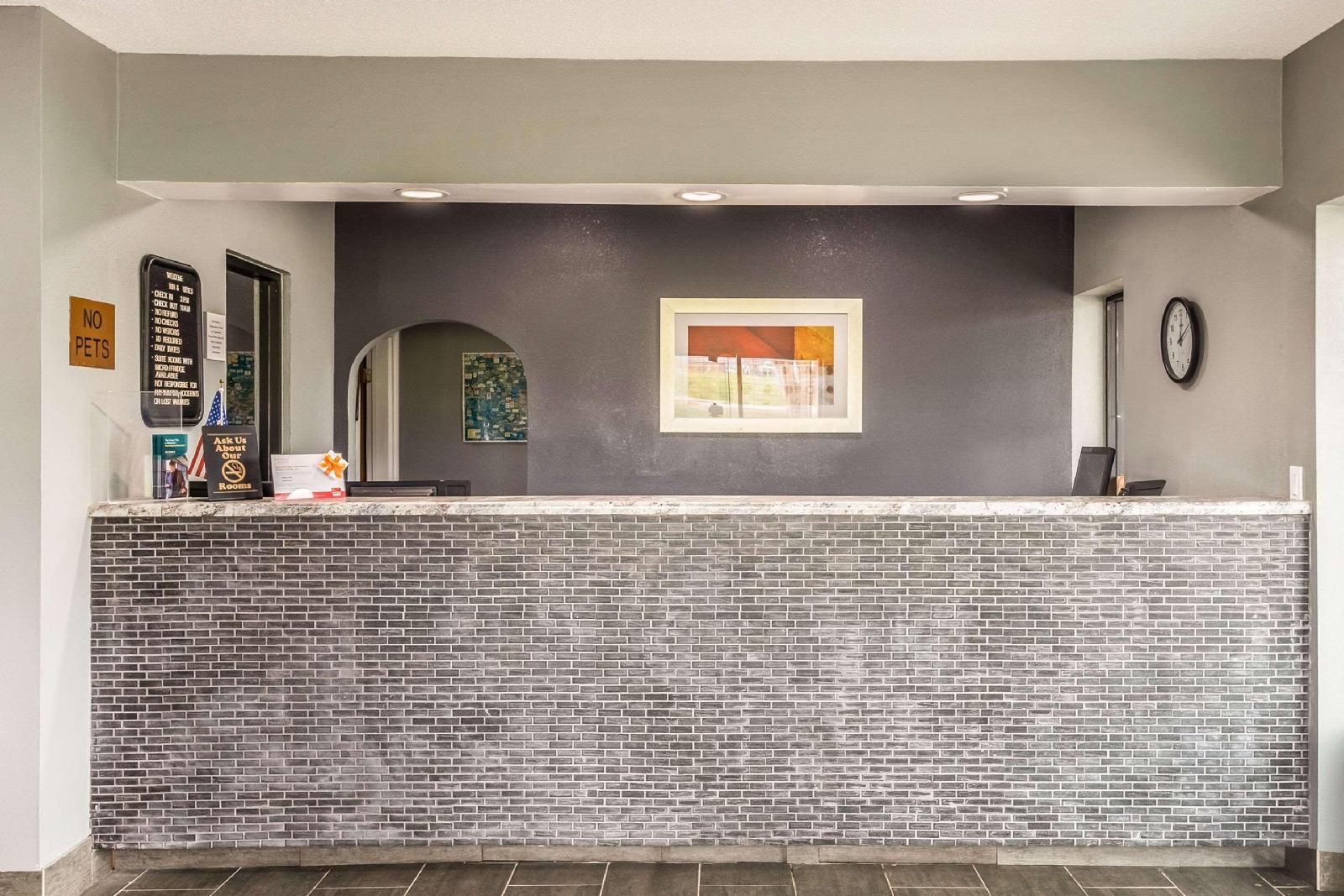Southern Inn and Suites - photo 15