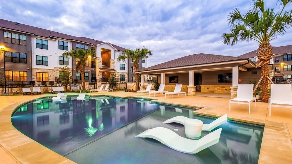 Landing Apartments Pflugerville — 4-Star Luxury Hotel in Pflugerville, United States