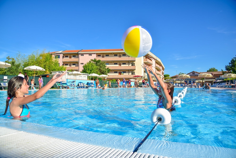 Aparthotel Costa Paradiso — hotel in Lido Adriano