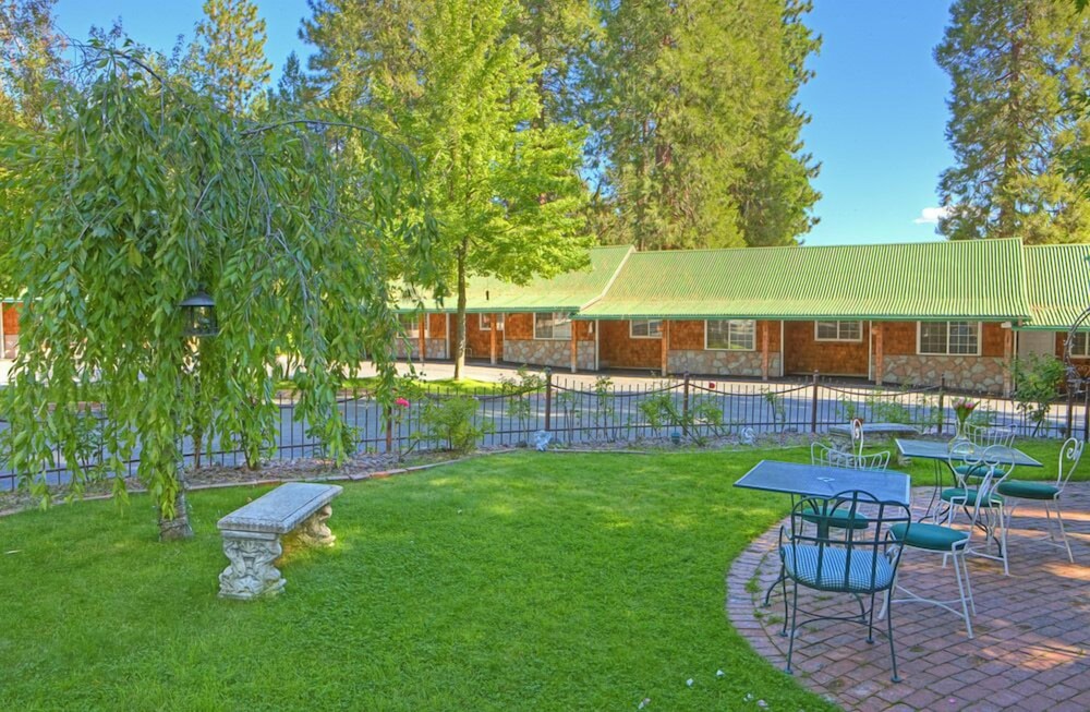 Strawberry Valley Inn - photo 21