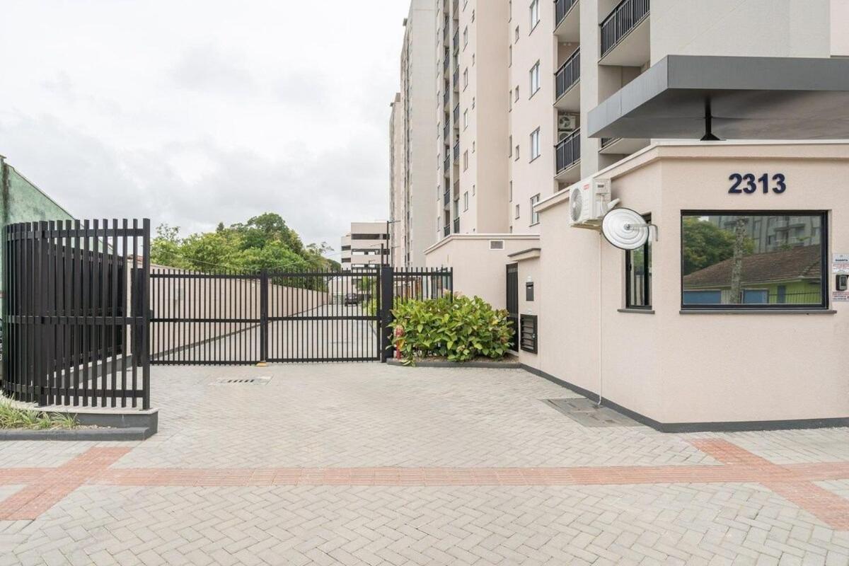 Aptos Em Bal Piçarras A150m Da Praia Dois Quartos Sala De Estar Cozinha Completa Sacada Com Churrasqueira Wi Fi Piscina Portaria 24H Playground E Quadra De Esportes