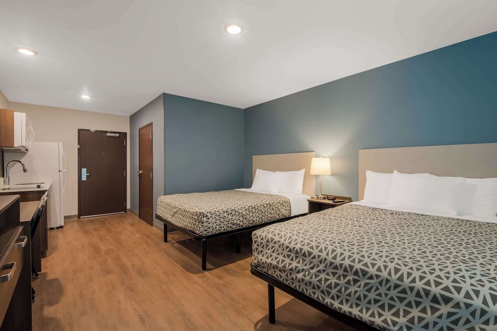 WoodSpring Suites Bellflower Los Angeles - photo 16