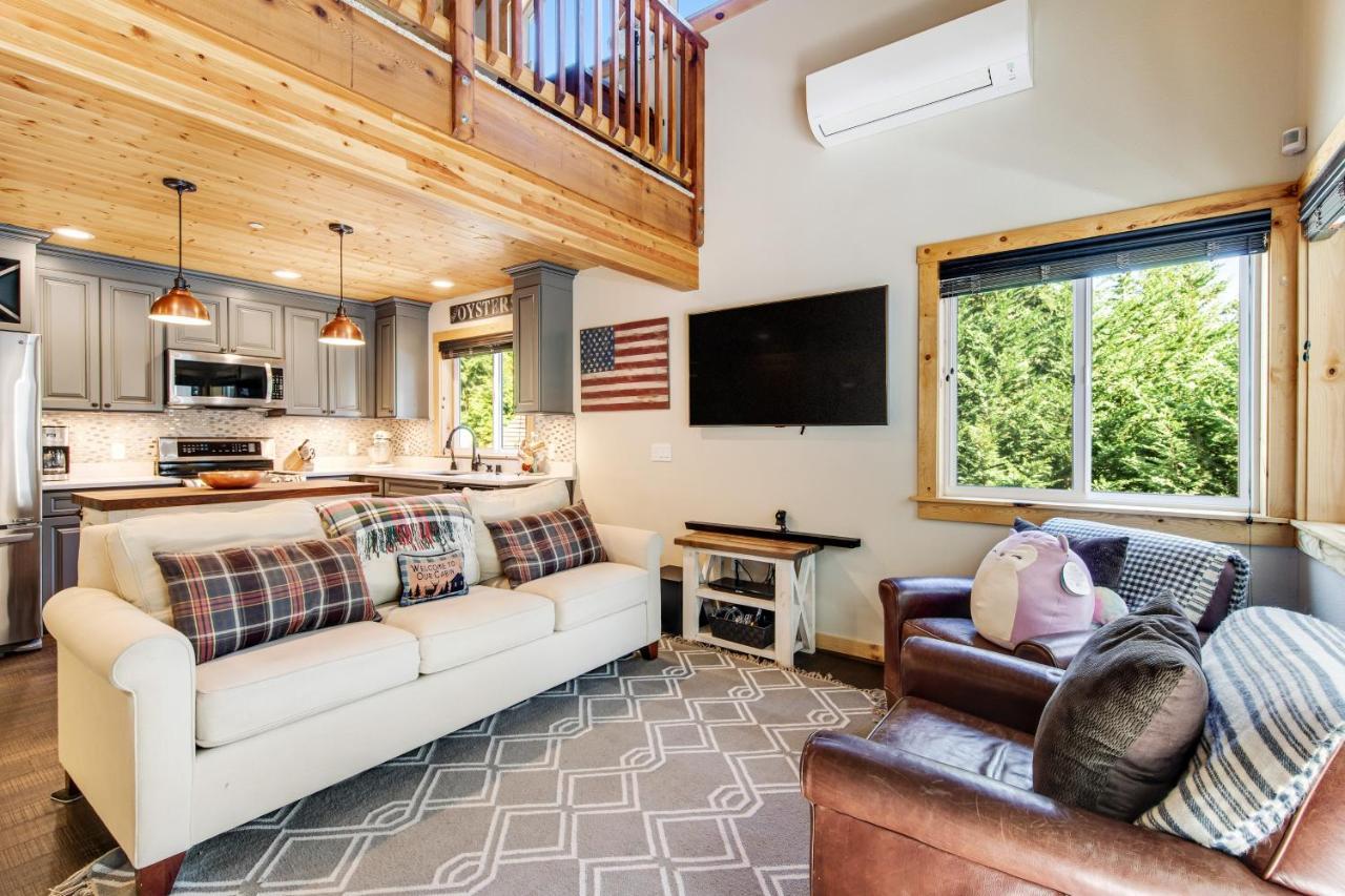 Evergreen Grove - carbon neutral hotel in Olympia