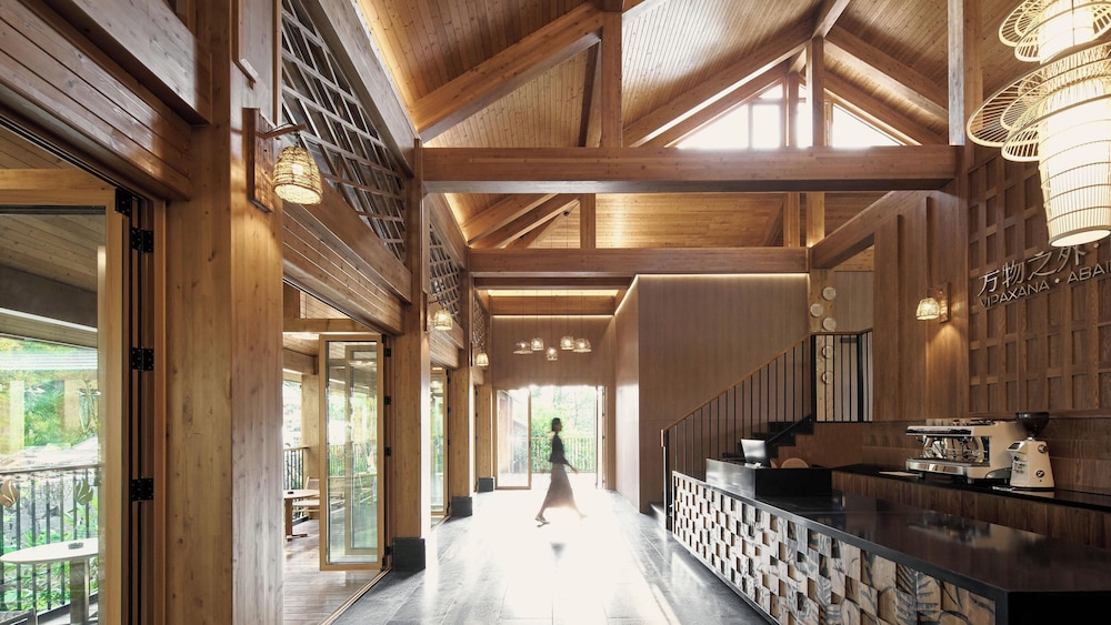 VipaXana abaila in Ning'er, People's Republic of China