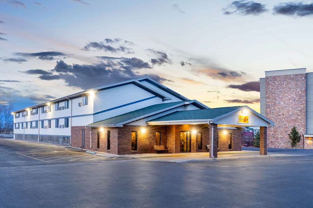 Super 8 by Wyndham Cheyenne WY - featured photo