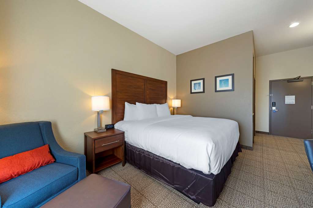 Comfort Inn & Suites Harrah - photo 21