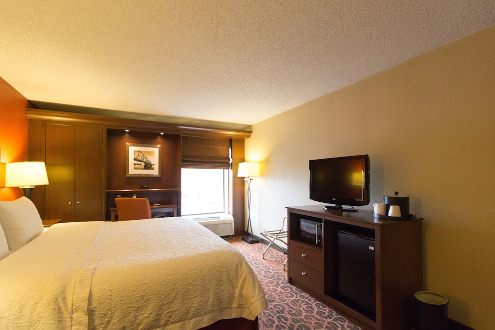 Hampton Inn Columbus South - photo 7