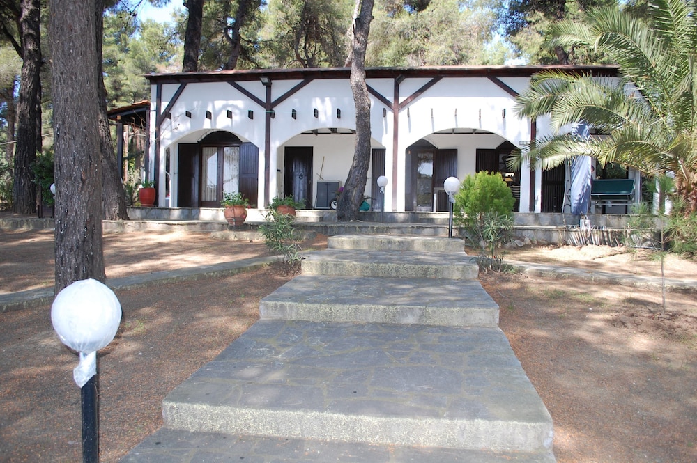 halu Private Villa w Sea View — 4-Star Luxury Hotel in Kassandreia, Greece