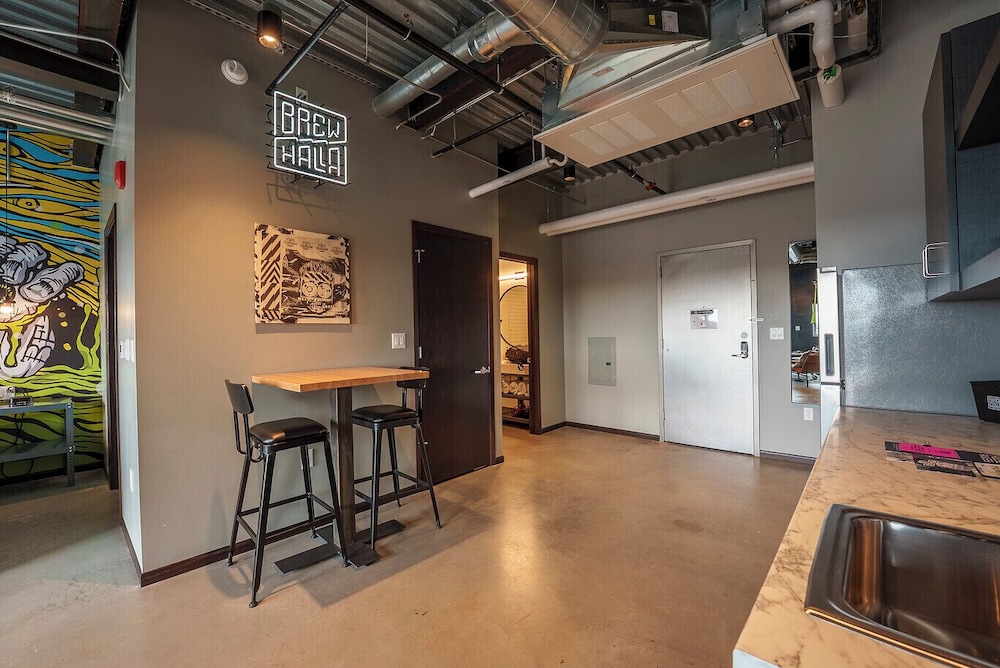 Brewhalla Hotel - photo 16