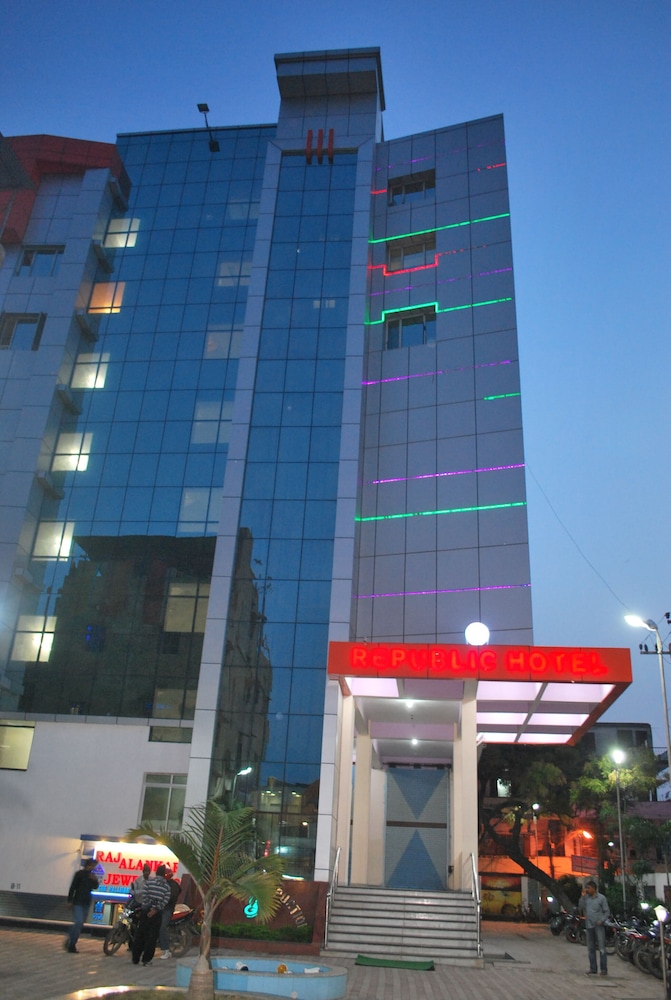 Republic Hotel - carbon neutral hotel in Patna