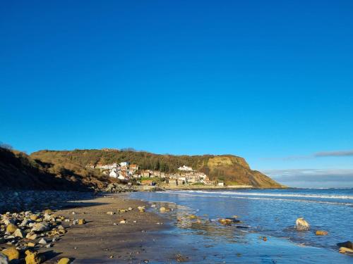 Tulip Cottage Hinderwell Staithes and Whitby Pet Friendly 2 Night Min