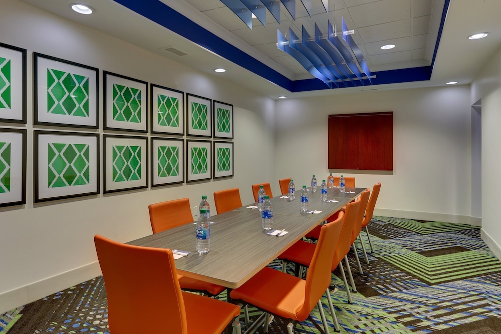 Holiday Inn Express Hotel & Suites Dayton Centerville by IHG - photo 30