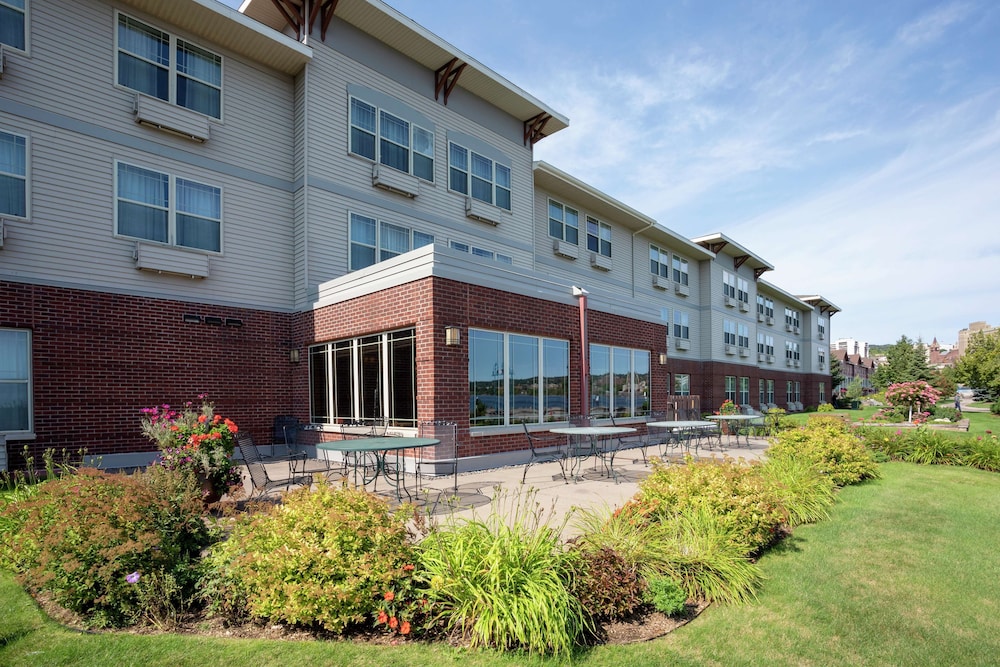 Hampton Inn Duluth Canal Park - photo 57