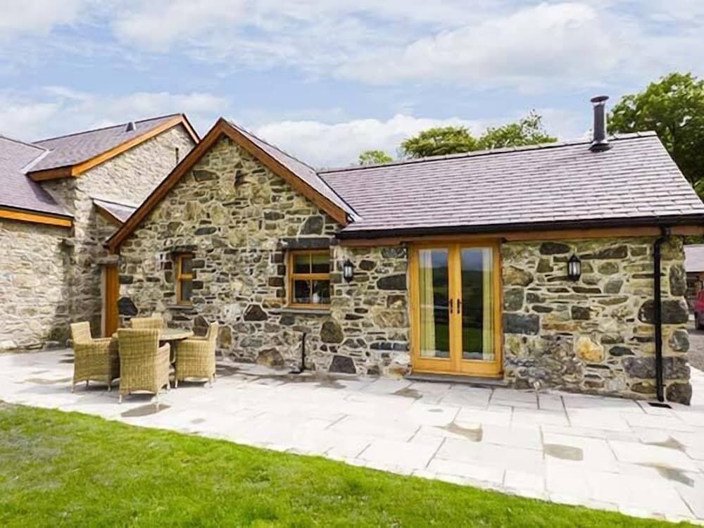 Beudy — Llangwm — photo 4