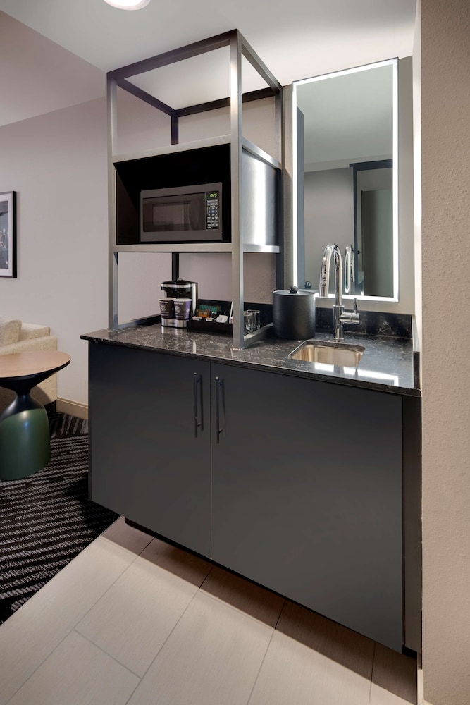 Embassy Suites by Hilton San Rafael at Marin Center - photo 23