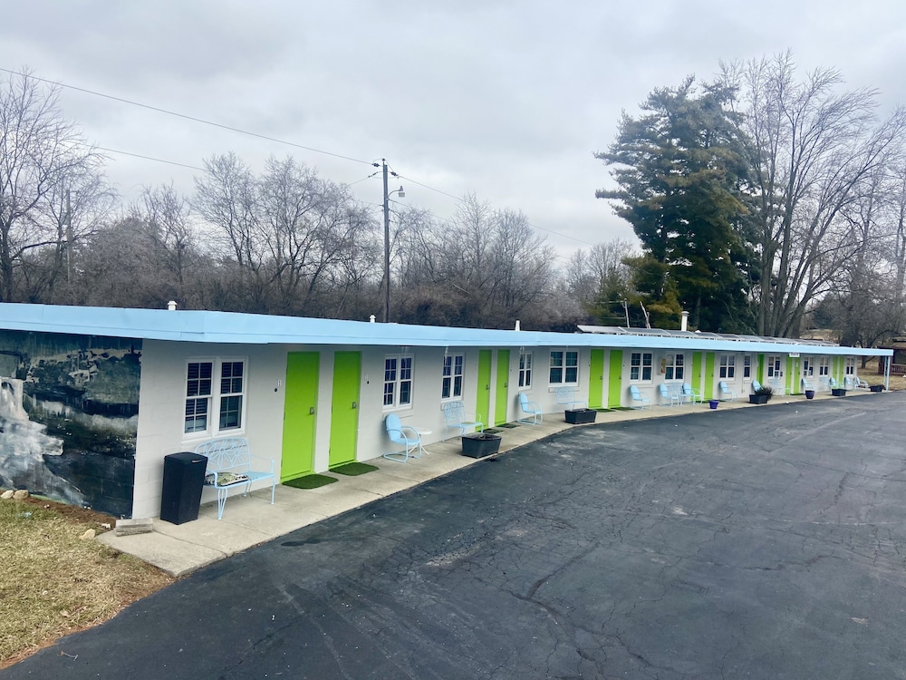 Yellow Springs Motel - photo 19