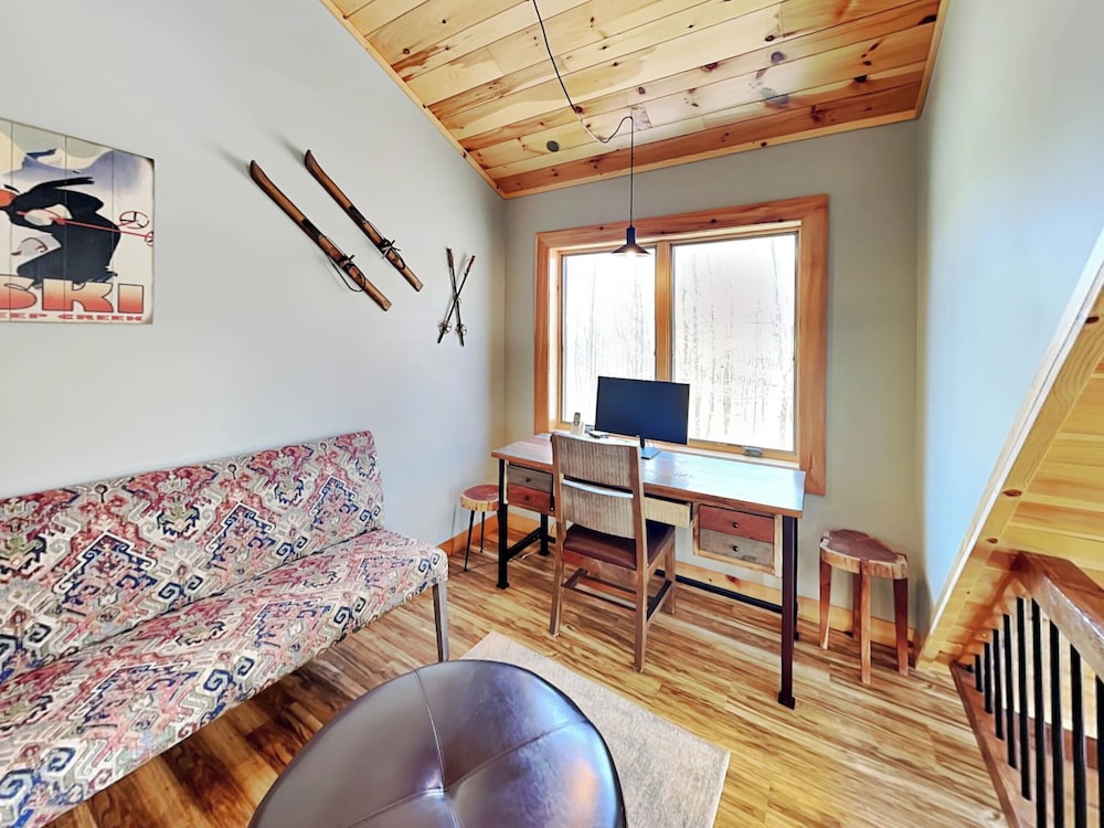 Sawin Logs in Mchenry, United States