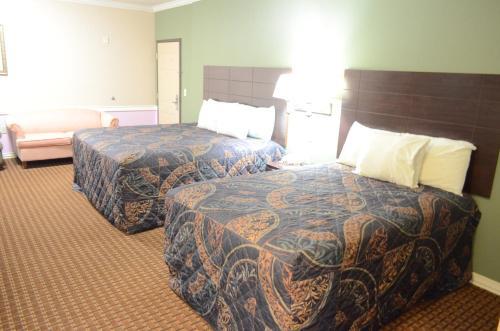 Budget Host Inn & Suites - photo 13