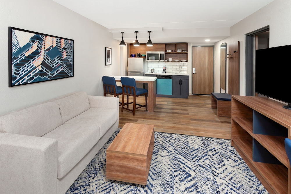 Candlewood Suites Columbus North - photo 15