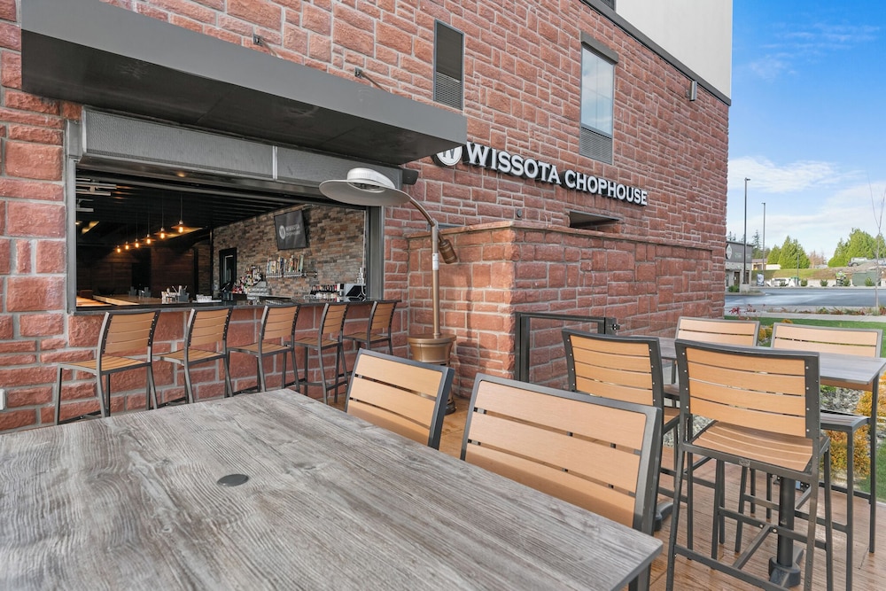 Cobblestone Hotel & Suites Lynden - photo 129