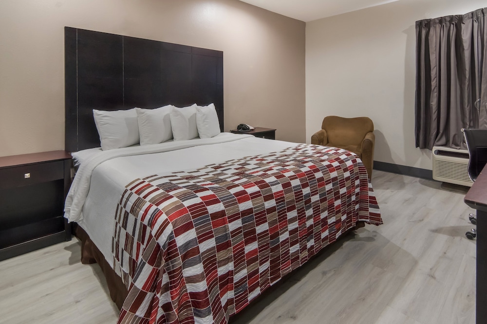 Red Roof Inn Terrell - photo 11