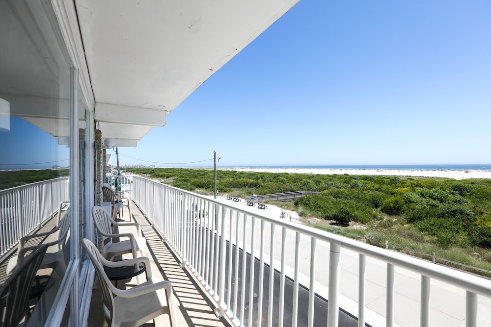 Olympic Island Beach Resort - photo 32