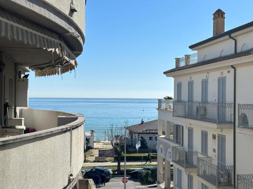 ModernShore Yolo — 4-Star Luxury Hotel in Alba Adriatica, Italy
