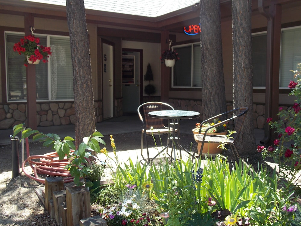Vintage Lakeside Inn - photo 46