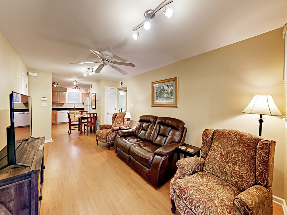 East Bolton Duplex Unit A 2 Br Duplex — 4-Star Luxury Hotel in Savannah, United States