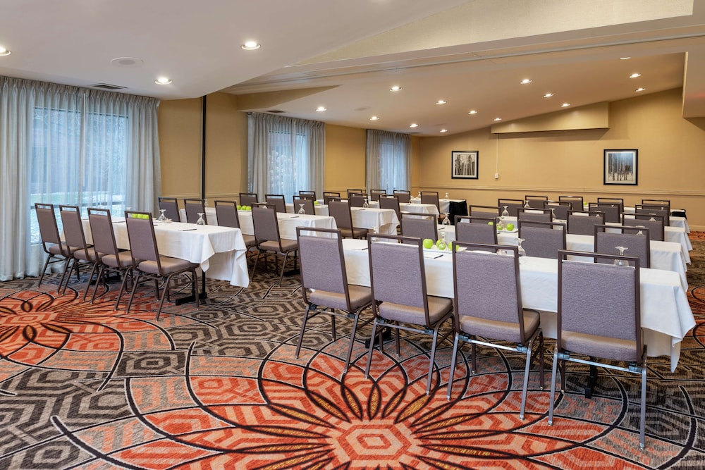 DoubleTree by Hilton Hotel Grand Rapids Airport - photo 73