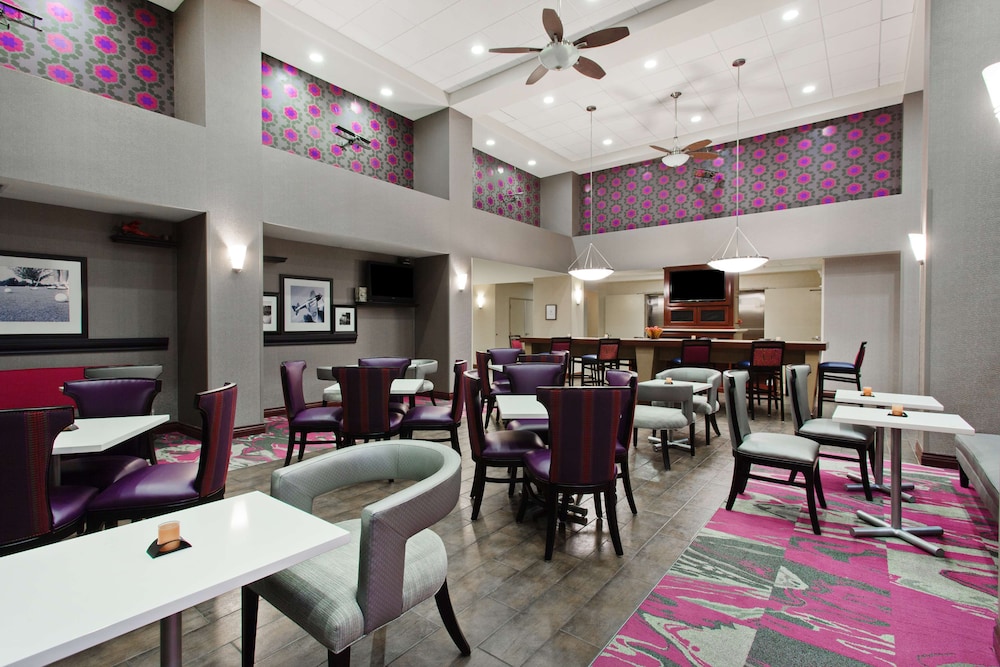 Hampton Inn & Suites Oakland Airport Alameda - photo 24