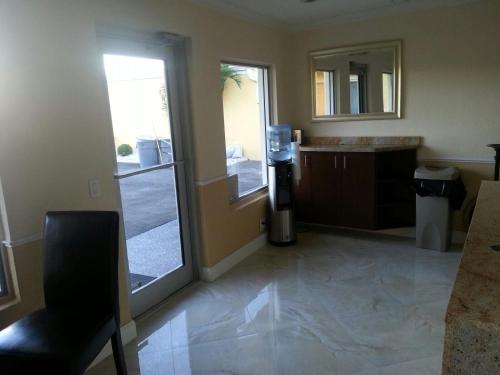 Belvedere Inn - photo 3