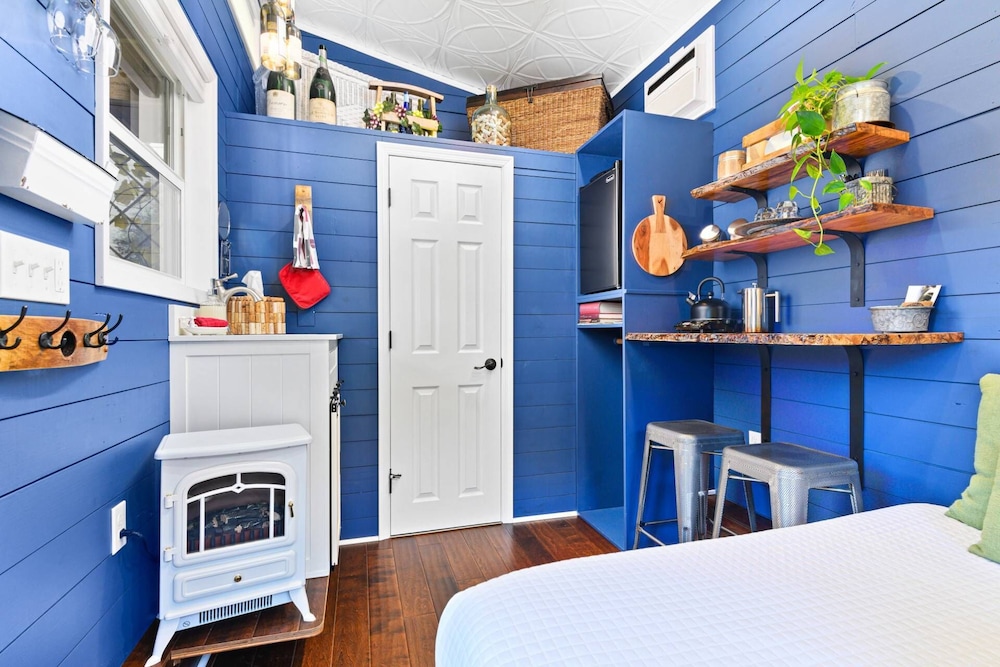 Tiny Digs Hotel of Tiny Houses - photo 52