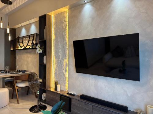 Landscape view and sea view 1BR near Airport — 4-Star Luxury Hotel in Manila, Philippines