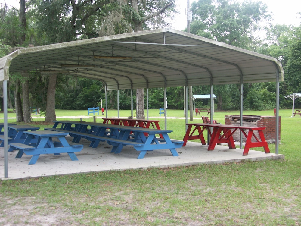 Deerwood Inn and Madison Campground - photo 24