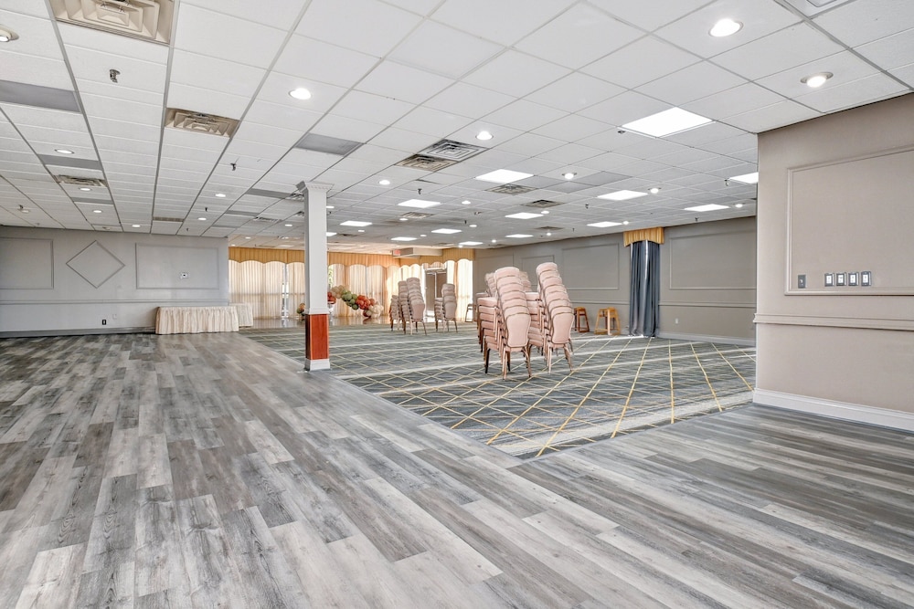 Holiday Inn Piscataway Somerset by IHG - photo 47