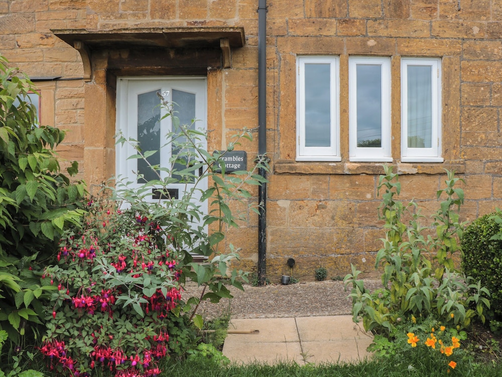 Scrambles Cottage — 4-Star Luxury Hotel in Stoke-Sub-Hamdon, United Kingdom