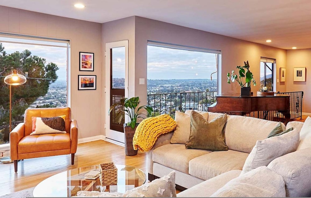 La Mesa Lookout With AC BBQ Firepit Pet Friendly in La Mesa, United States