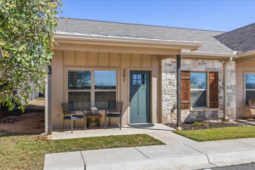 Hill Country Hideout in FBGTX in Fredericksburg, United States