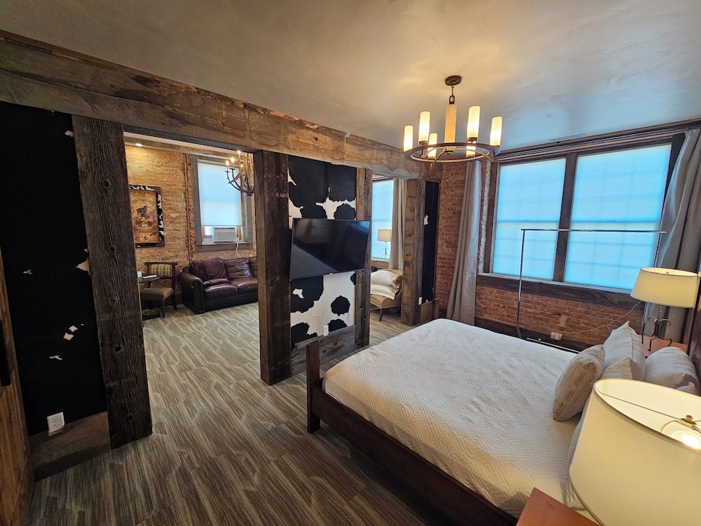 Eaglescape Suites and Event Center - photo 10
