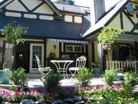 Markham House Bed & Breakfast — 4-Star Luxury Hotel in Sooke, Canada