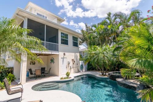 Beachside — 4-Star Luxury Hotel in Holmes Beach, United States