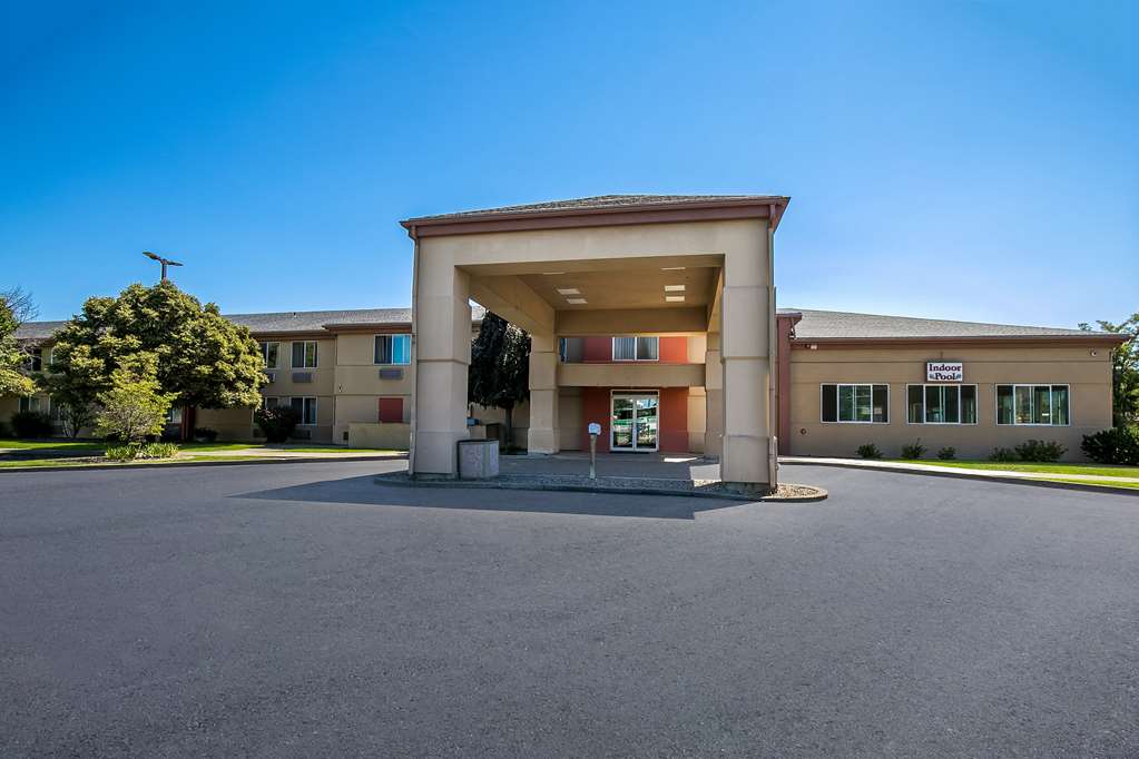 Americas Best Value Sandman Inn - photo 3