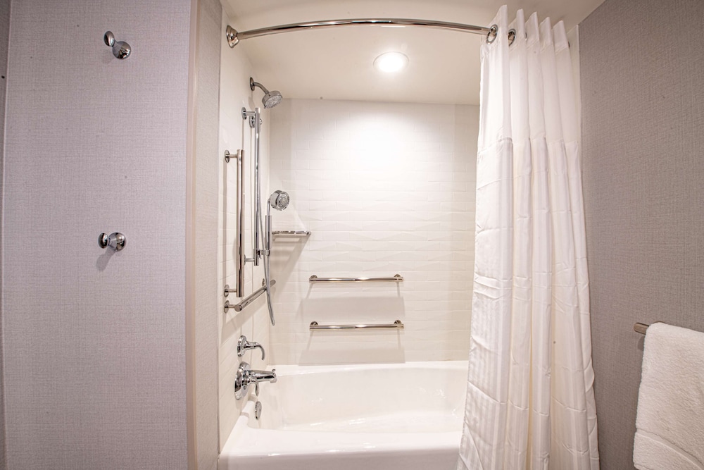 Hilton Garden Inn Asheville South - photo 25